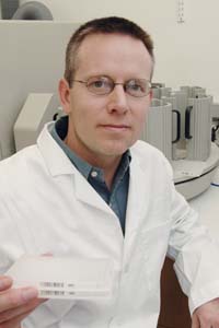 (El Dr. Steven Kliewer ha participado en la investigación.) (Foto: UTSMC)